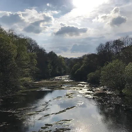 בית כפרי River Uk
